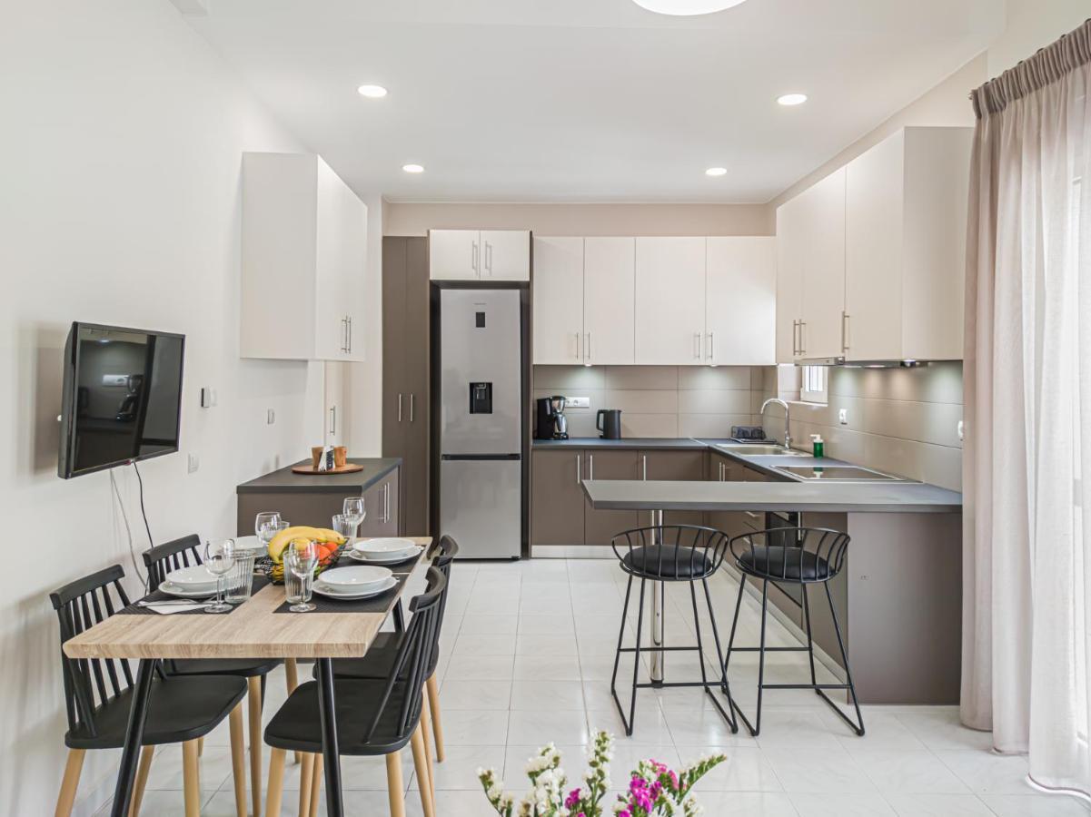 Fully Renovated Apartment In The City Centre With Roof Garden! 3 Minutes From The Bus Station And 6 Minutes From The Old Town Chania  Exterior foto